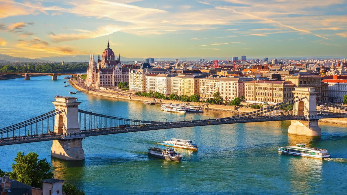 Čtyři hvězdy v Budapešti. Češi kupují hotel v blízkosti slavného nádraží